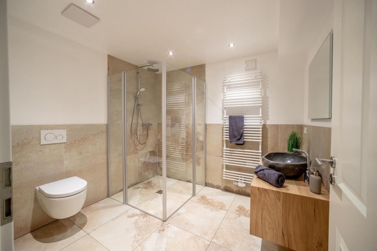 Landhaus Karbach Komplett Oder Einzelne Wohneinheiten Villa Inkl Sauna Bzw Waldhaeuschen Hirten ภายนอก รูปภาพ